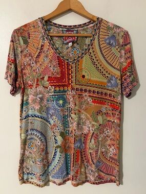 Johnny Was The Janie Favorite Mosaic Floral V-Neck Tee T-Shirt Size M
